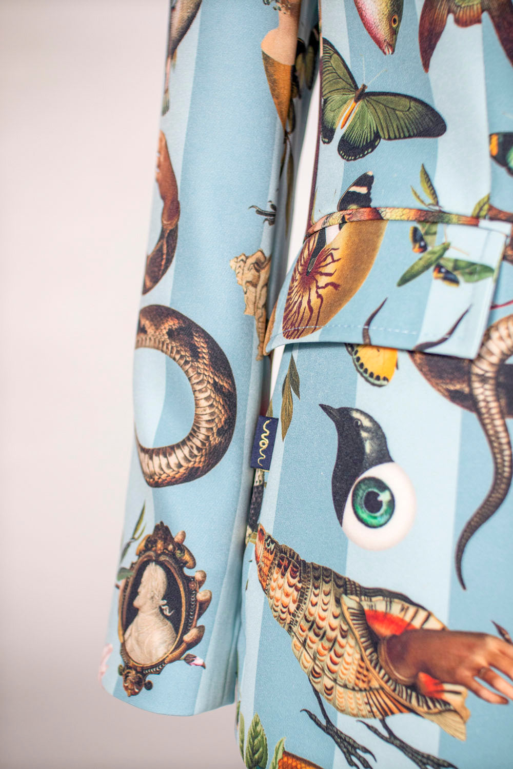Blazer Armani Bestiario