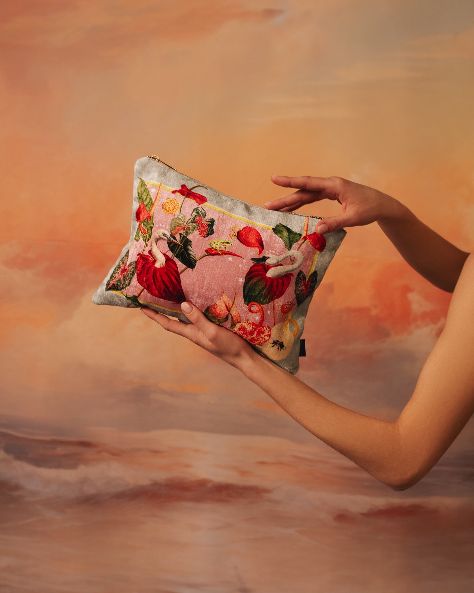 Anturios Hand Bag