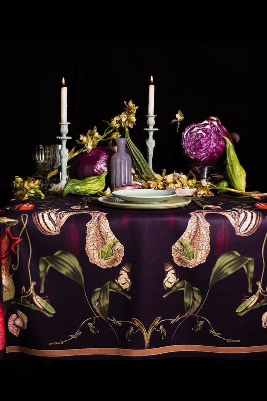 Mantel Carnivora Purple